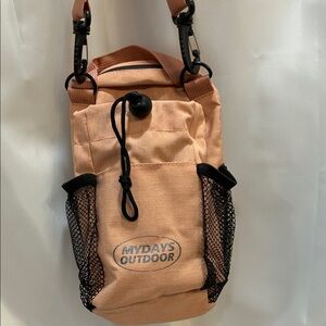 MYDAYS OUTDOOR Peach Crossbody Bottle Holder
Fanny pack NWT T